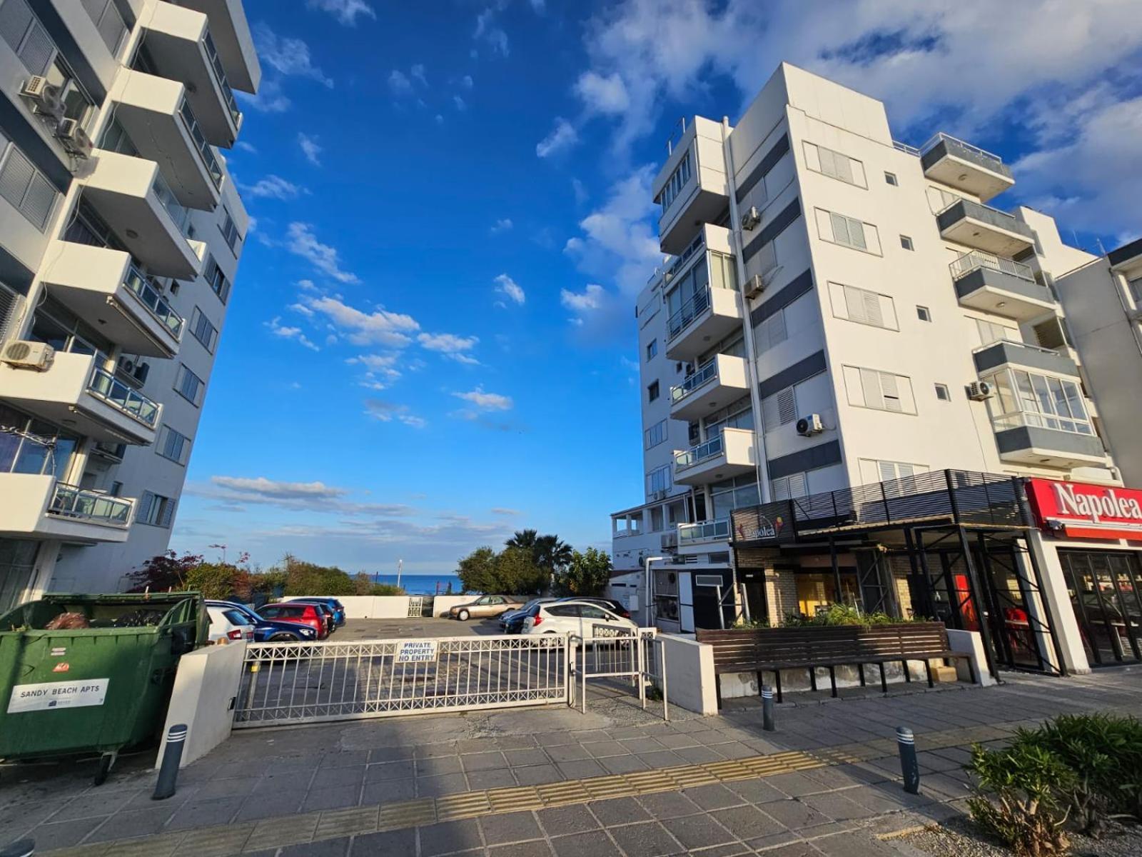 Makenzy Sandy Beachfront Paradise Larnaca Dış mekan fotoğraf
