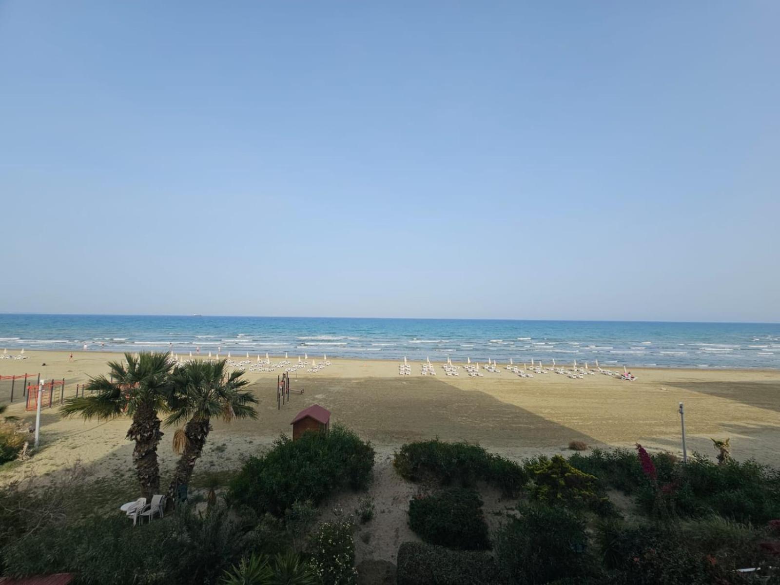 Makenzy Sandy Beachfront Paradise Larnaca Dış mekan fotoğraf