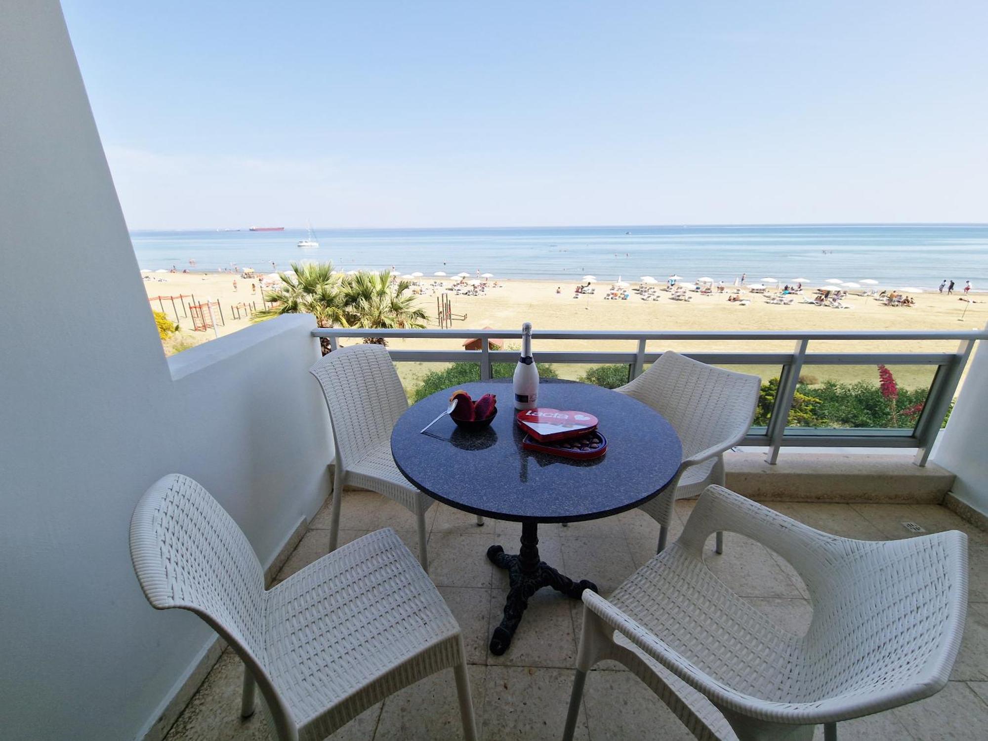 Makenzy Sandy Beachfront Paradise Larnaca Dış mekan fotoğraf