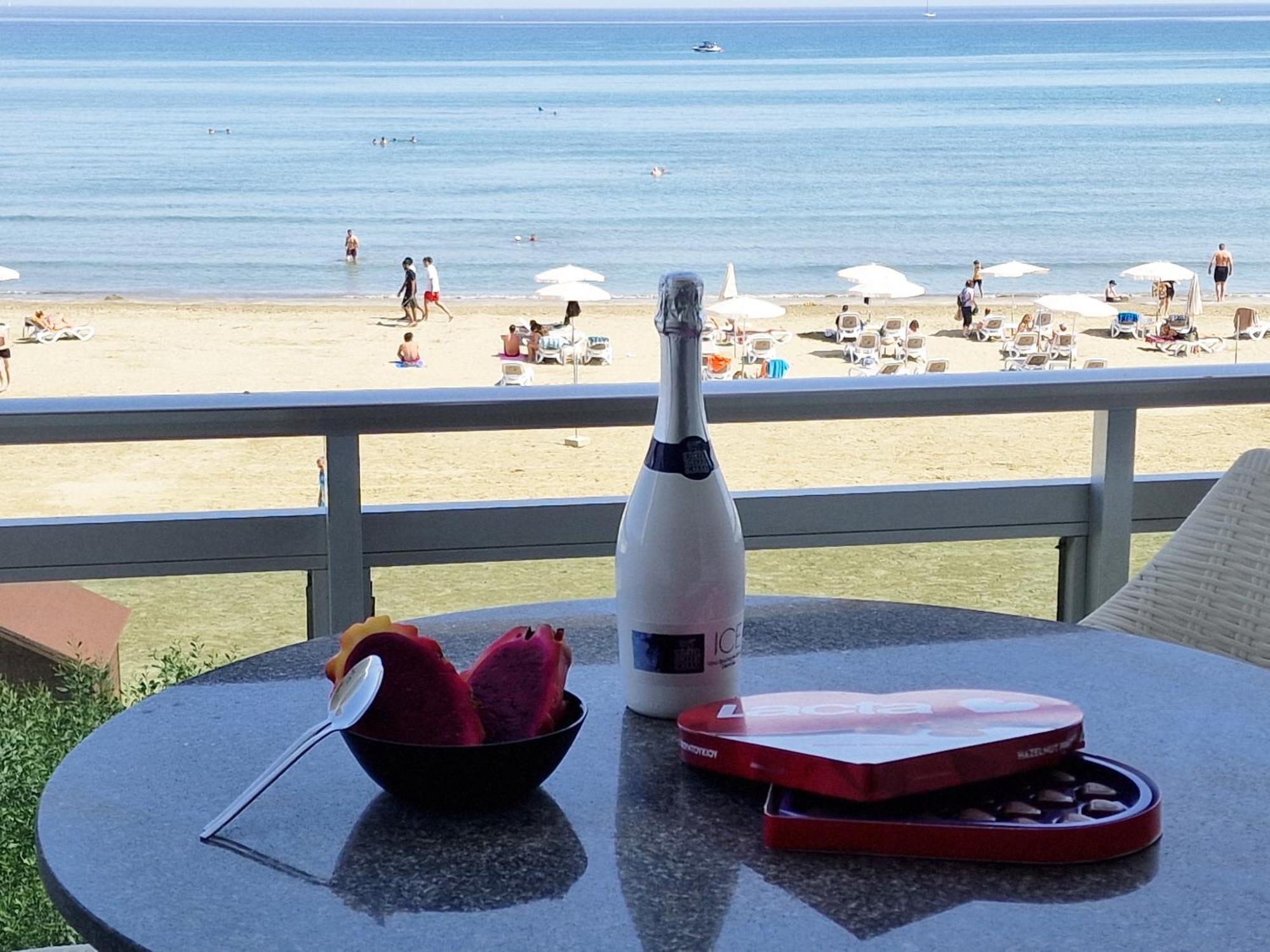 Makenzy Sandy Beachfront Paradise Larnaca Dış mekan fotoğraf
